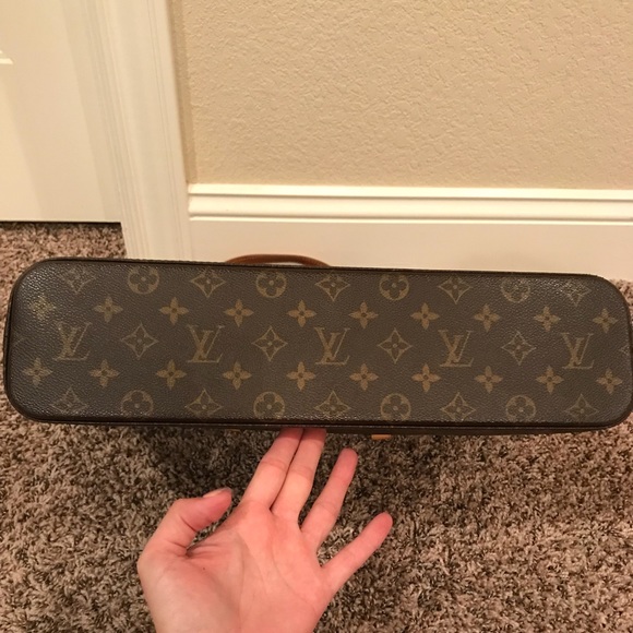 SOLD...Louis Vuitton Luco Tote authentic - Picture 5 of 8